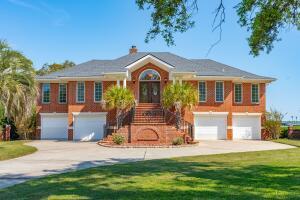 $2,990,000 - 766 Clearview Drive